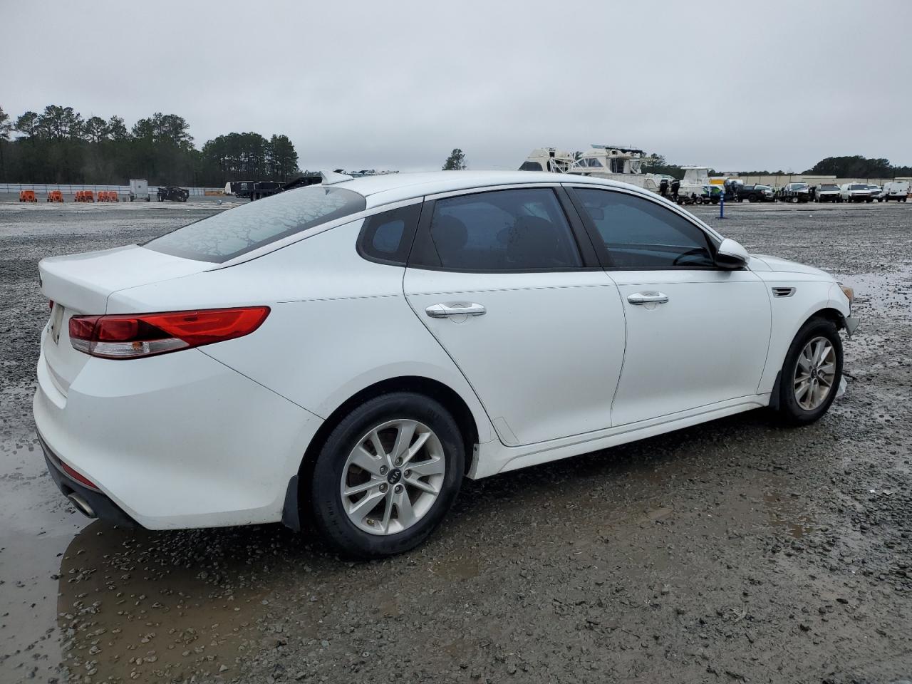 2017 Kia Optima - Image 3