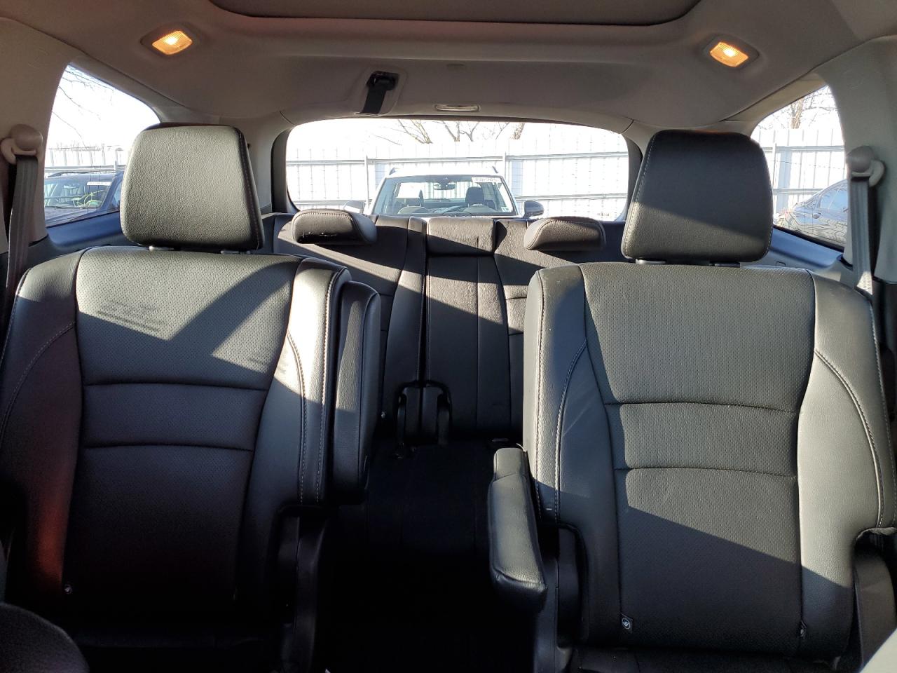 2017 Honda Pilot - Image 10