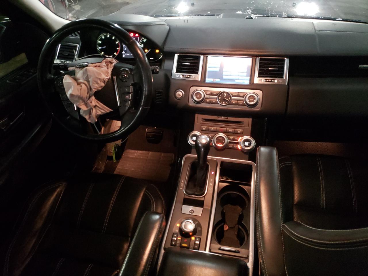 2010 Land Rover Range Rover - Image 8