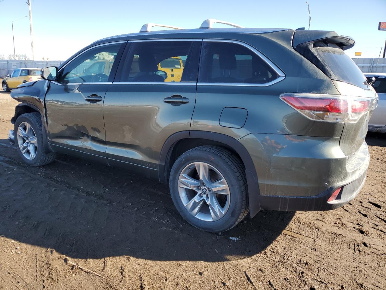 2016 Toyota Highlander - Image 2