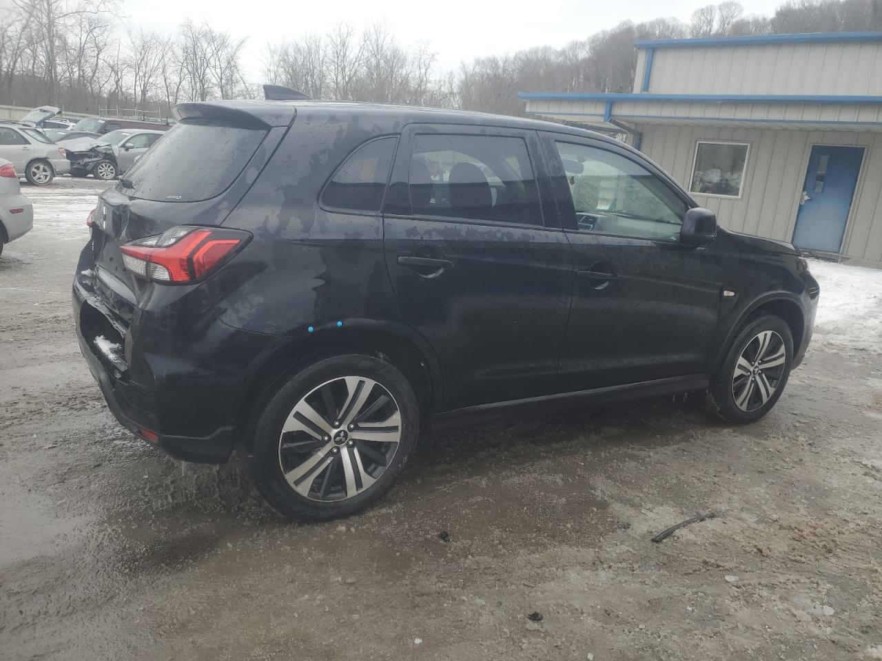 2020 Mitsubishi Outlander - Image 3