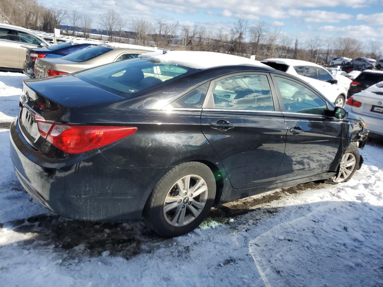 2011 Hyundai Sonata - Image 3