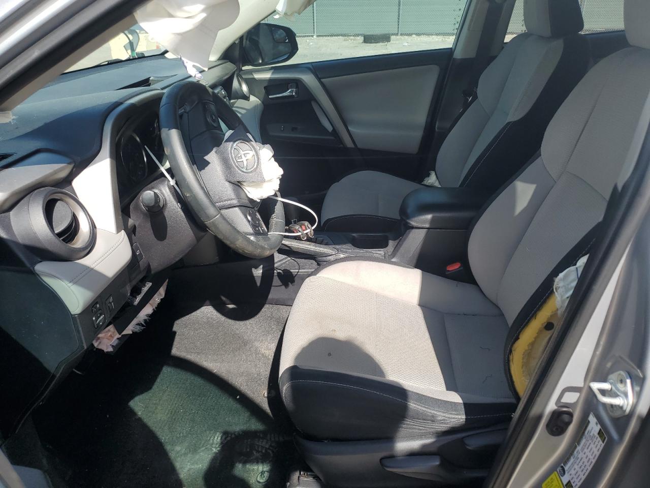 2016 Toyota RAV 4 - Image 7