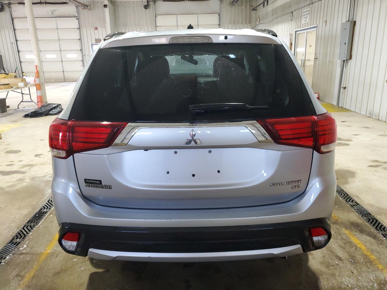 2016 Mitsubishi Outlander - Image 6