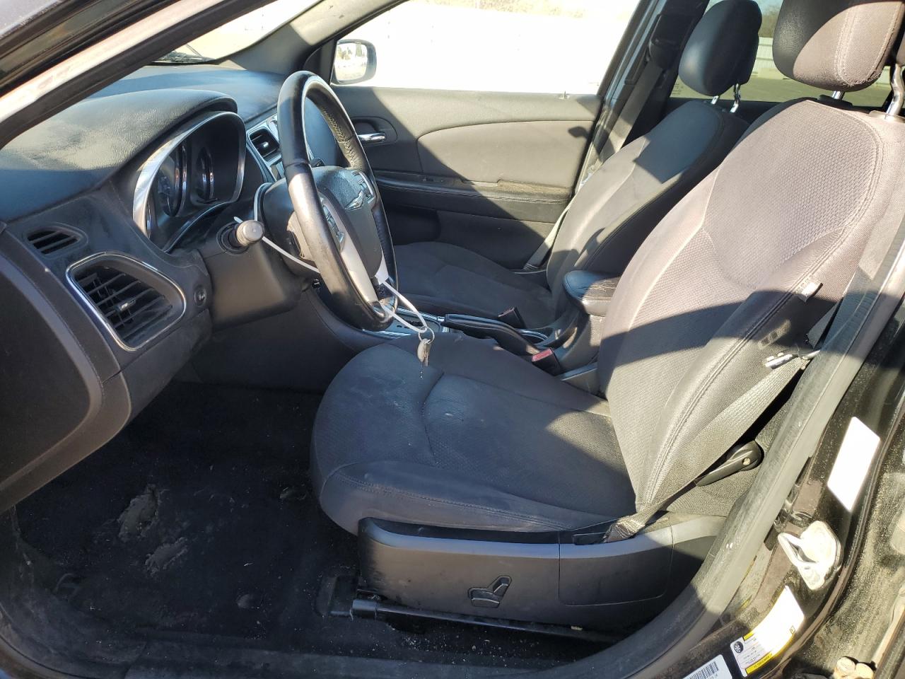 2013 Chrysler 200 - Image 7