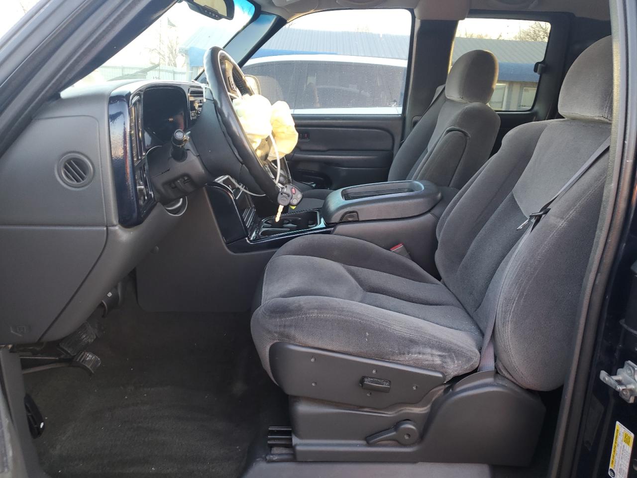 2006 GMC Sierra - Image 7