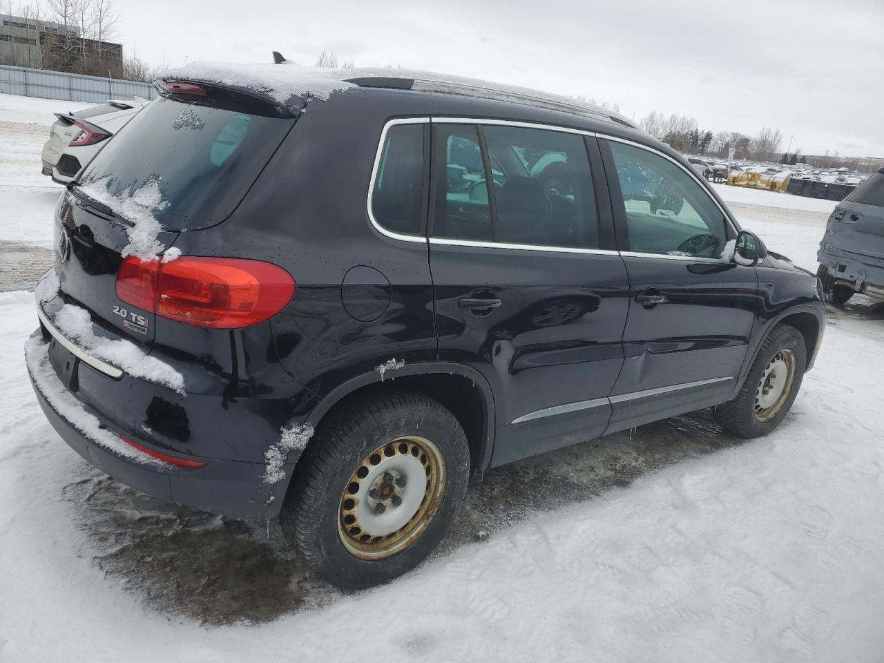 2017 Volkswagen Tiguan - Image 3