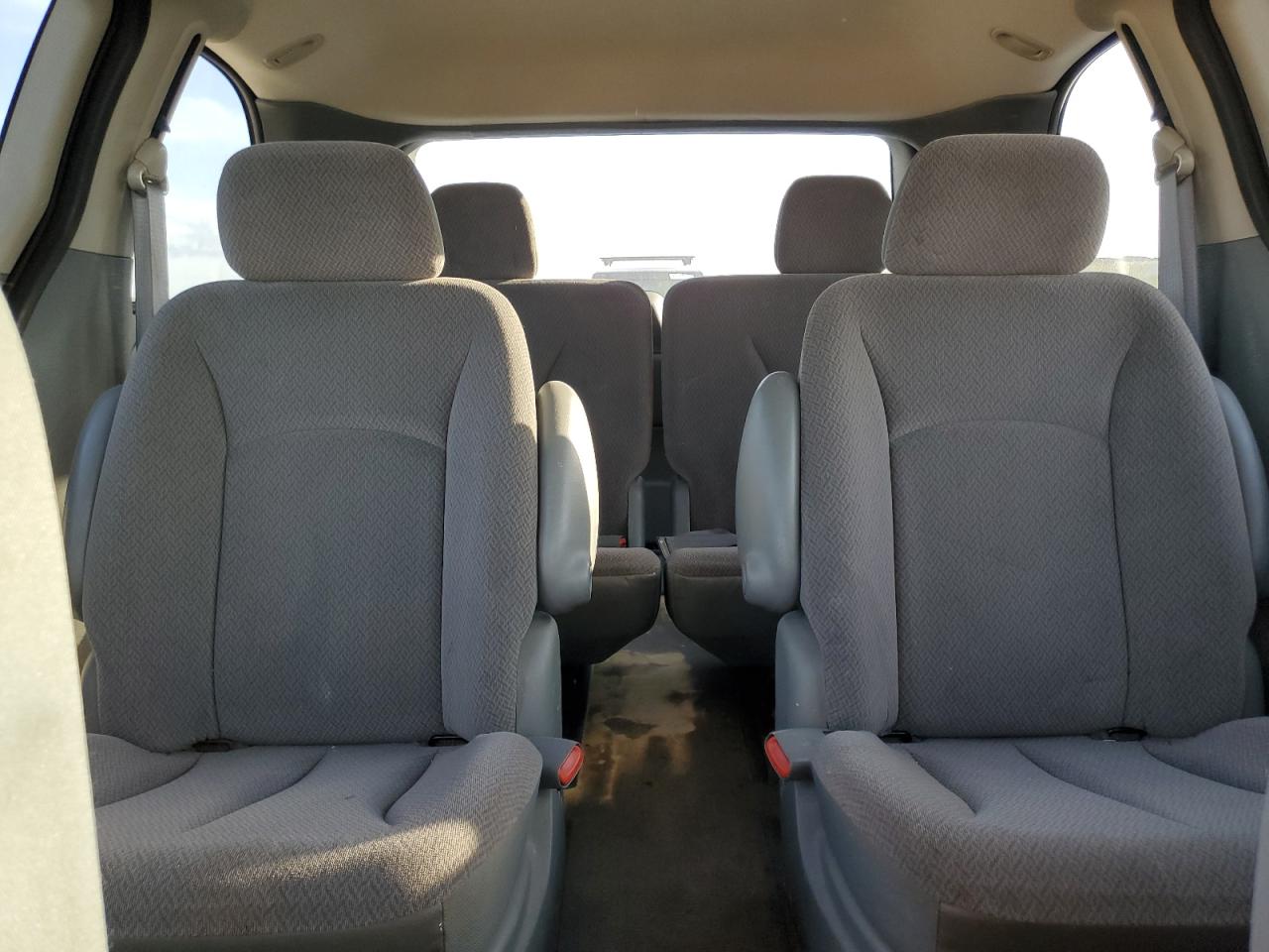 2007 Chrysler Town & Country - Image 10