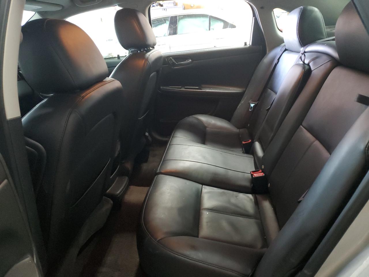 2014 Chevrolet Impala - Image 10