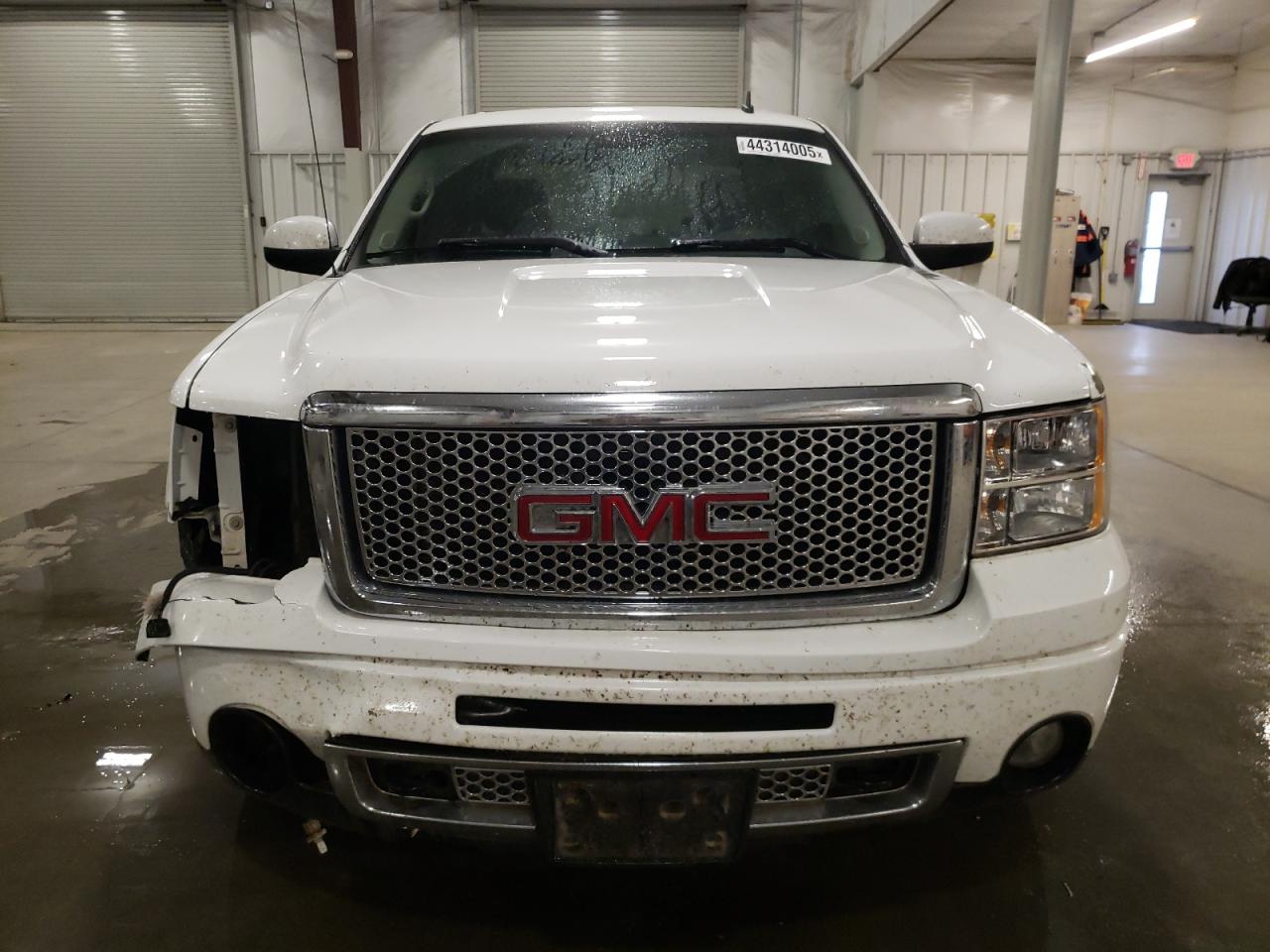 2009 GMC Sierra - Image 5