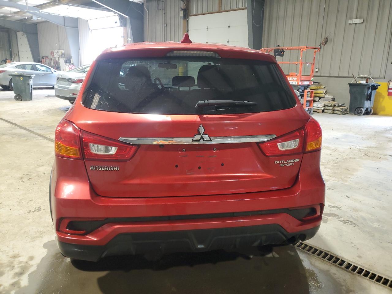 2018 Mitsubishi Outlander - Image 6