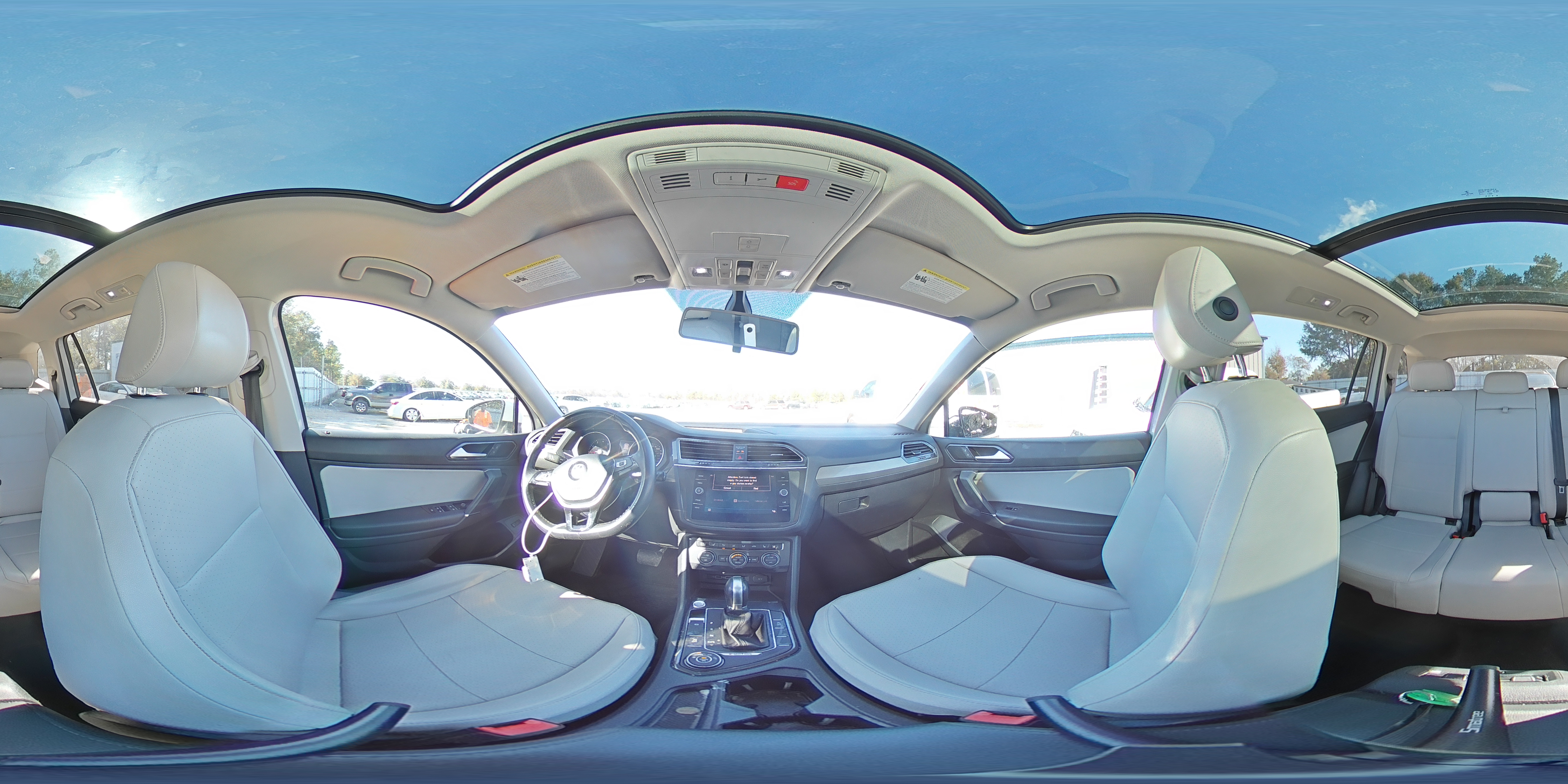 2018 Volkswagen Tiguan - Image 14