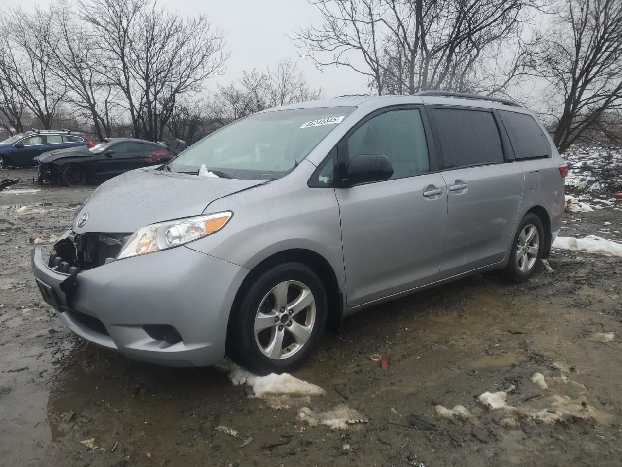 2017 Toyota Sienna - Image 1