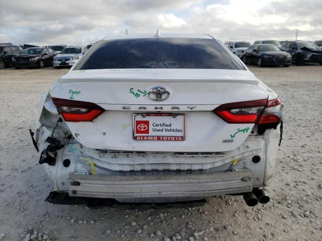  TOYOTA CAMRY 2021 Белый