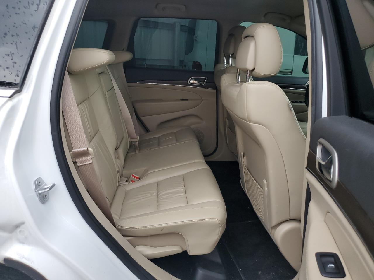 2015 Jeep Grand Cherokee - Image 11