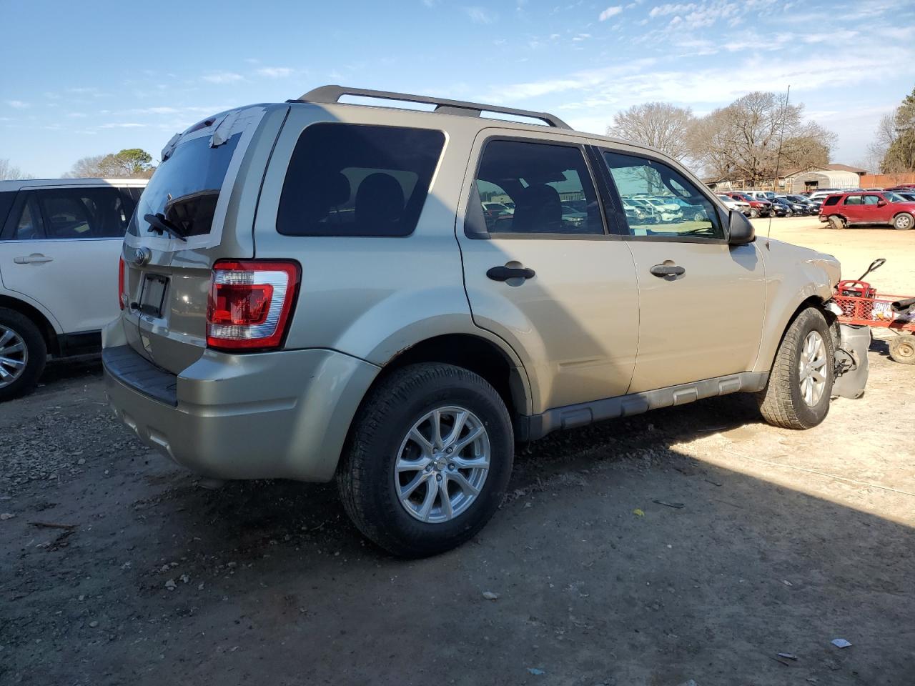 2010 Ford Escape - Image 3