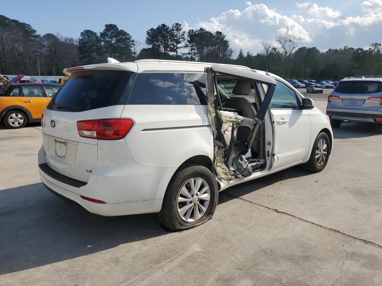 2015 Kia Sedona - Image 3