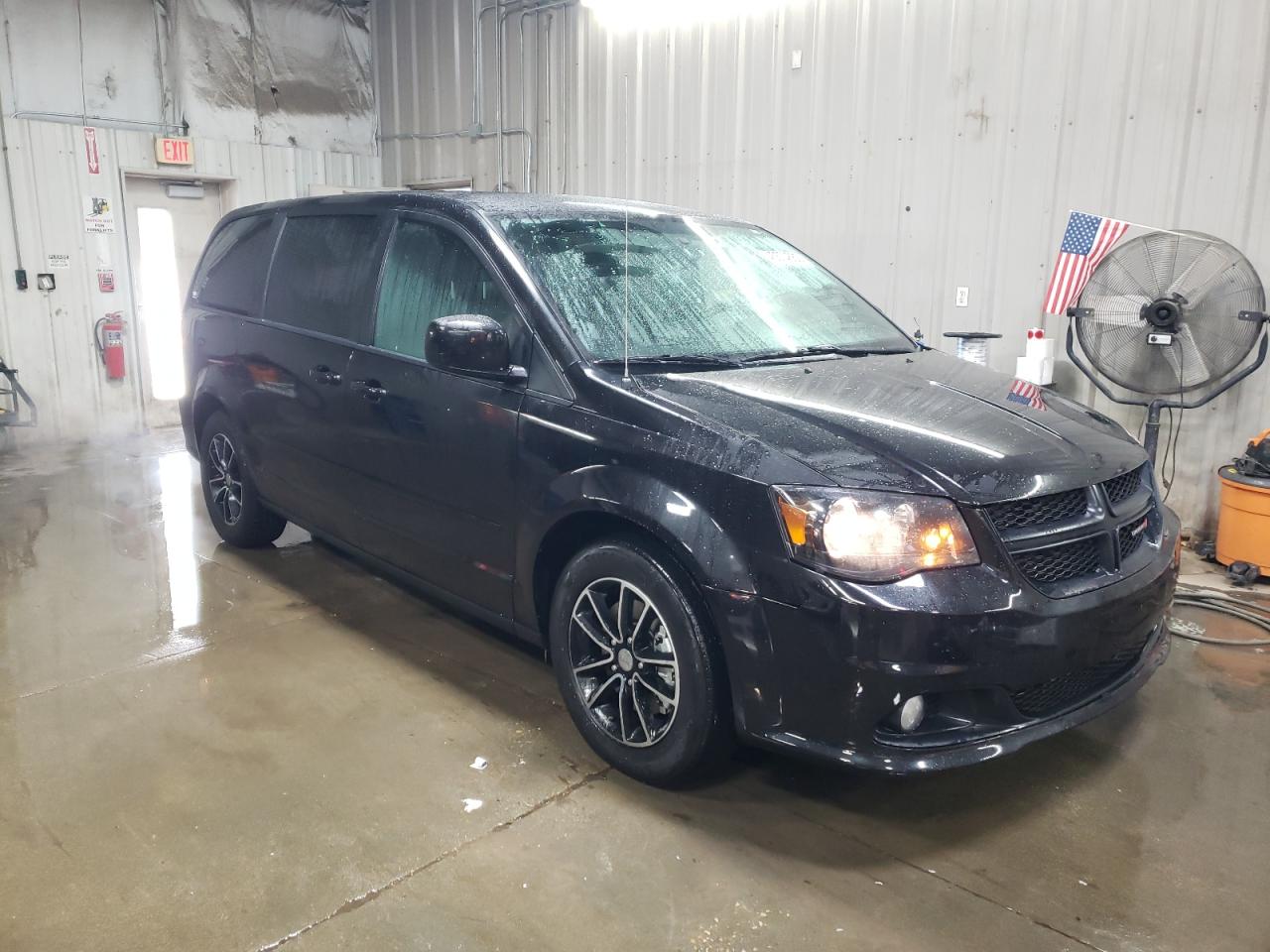 2017 Dodge Caravan - Image 4
