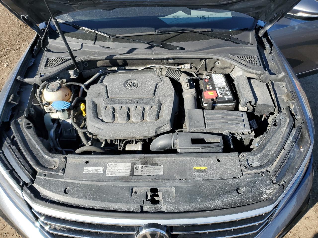 2019 Volkswagen Passat - Image 13