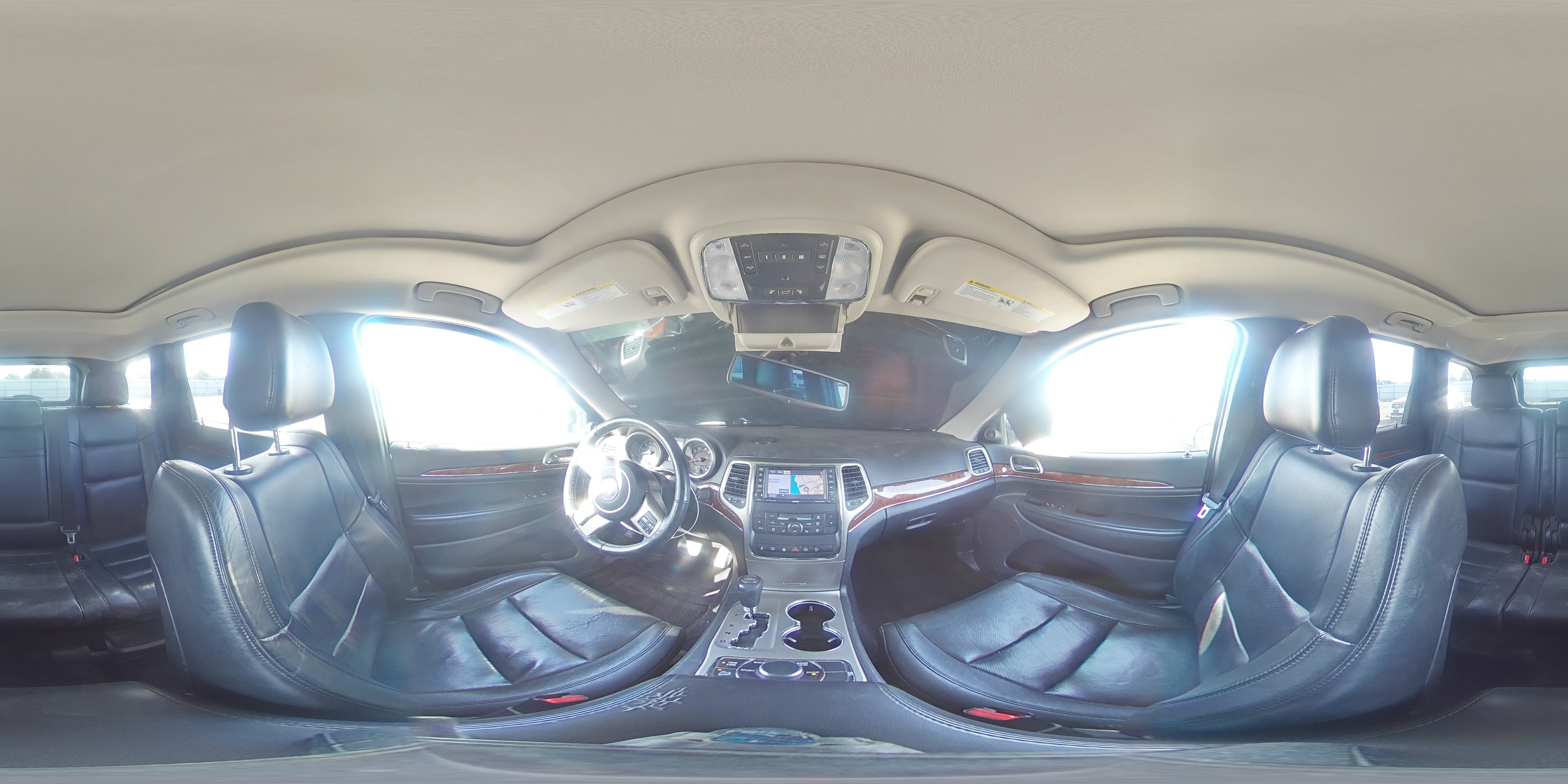 2012 Jeep Grand Cherokee - Image 12