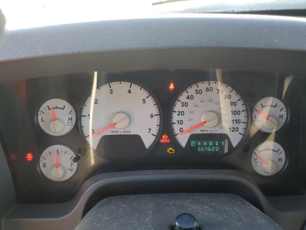 2006 Dodge RAM - Image 9