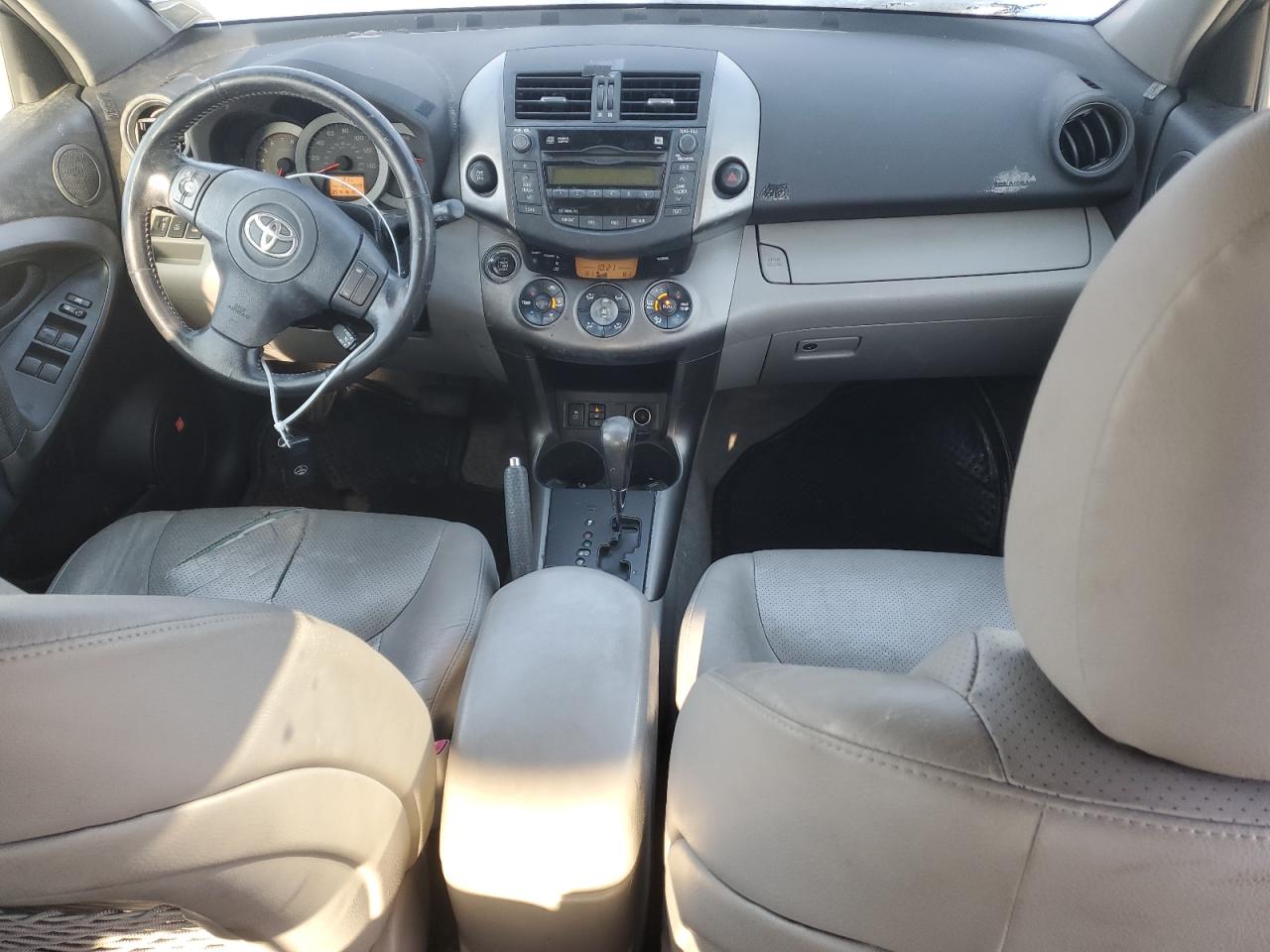 2010 Toyota RAV 4 - Image 8