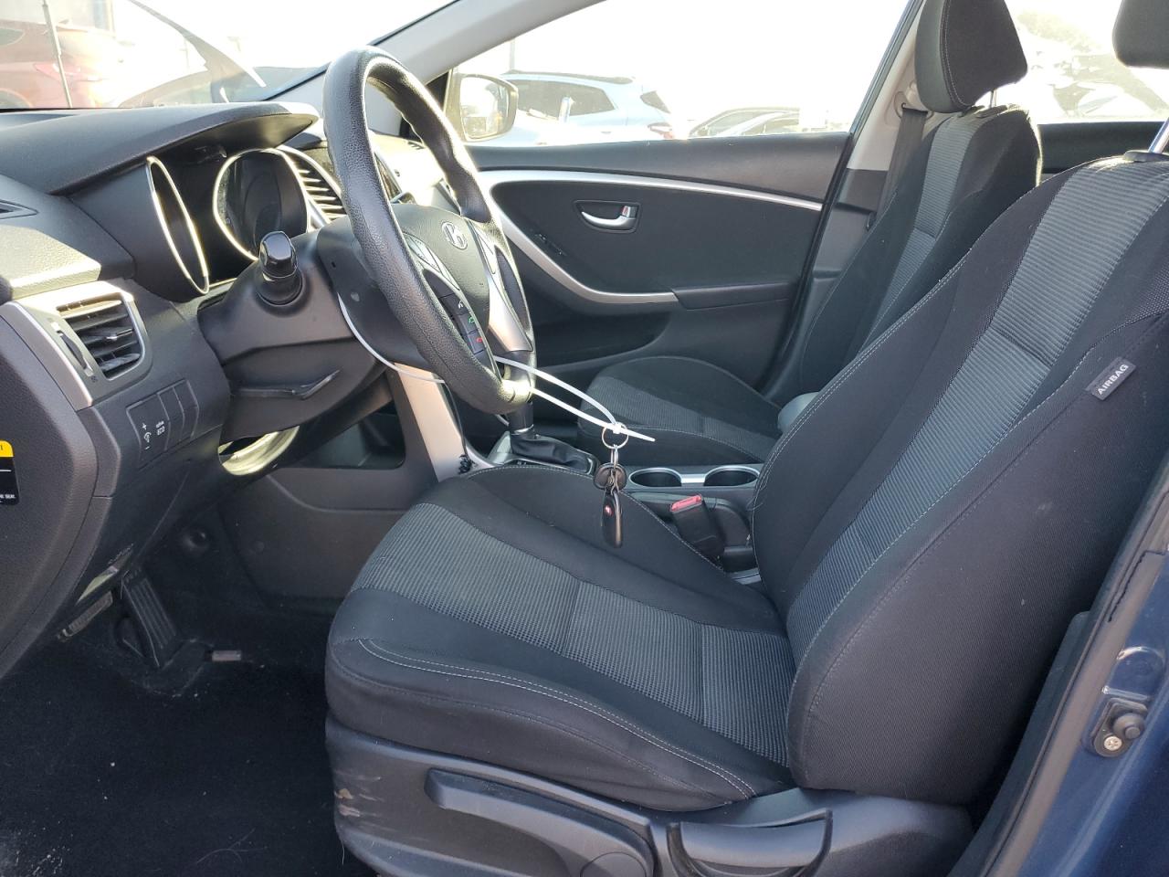 2016 Hyundai Elantra - Image 7