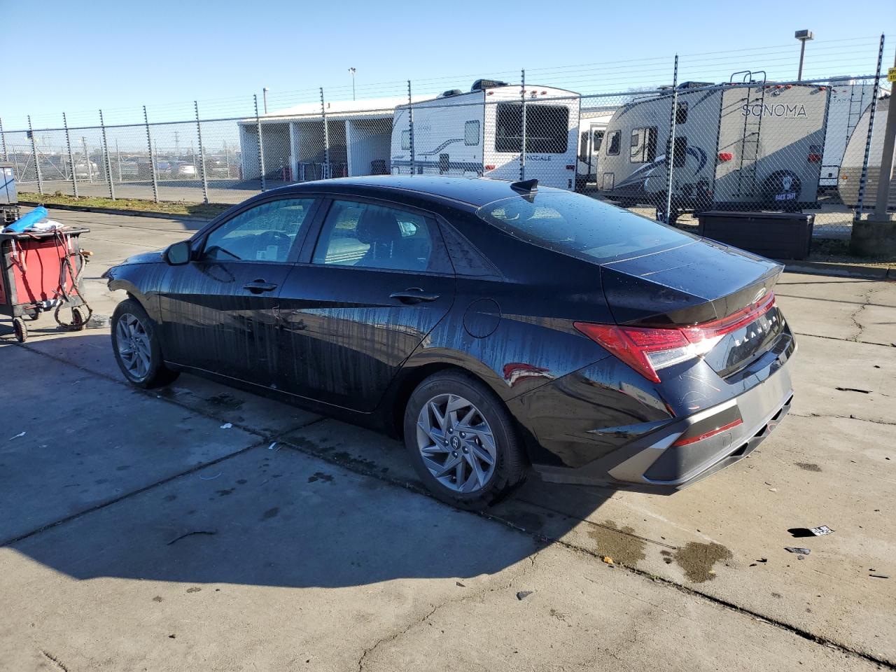 2024 Hyundai Elantra - Image 2