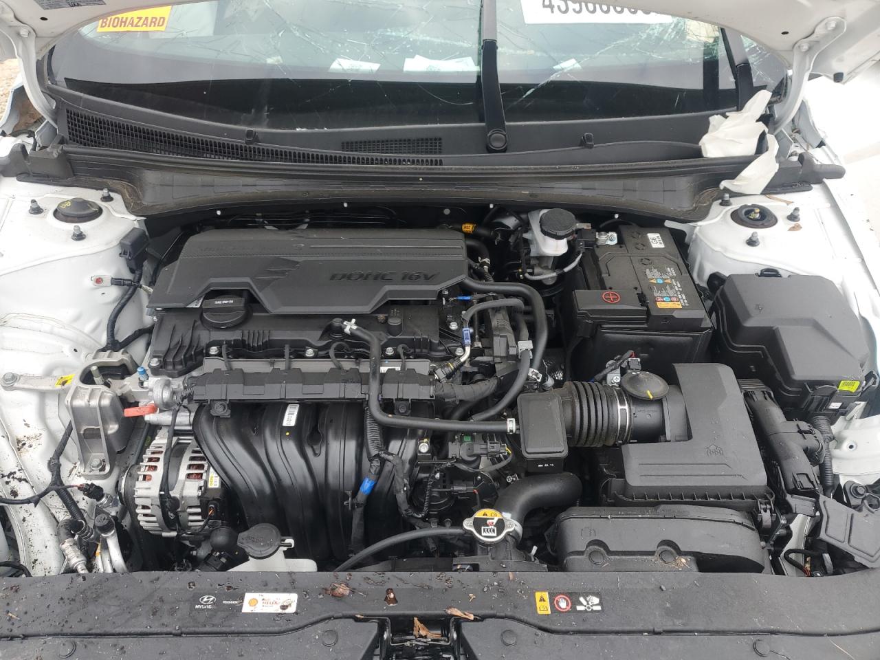 2024 Hyundai Elantra - Image 12