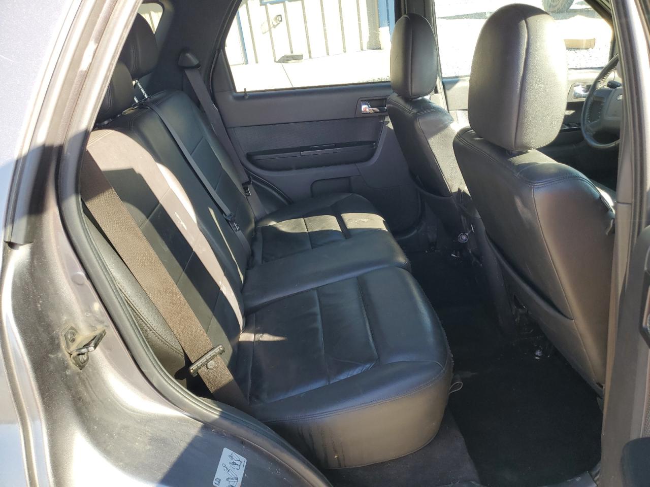 2010 Ford Escape - Image 10