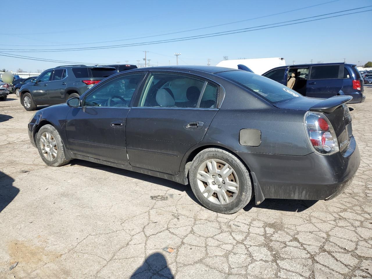 2005 Nissan Altima - Image 2