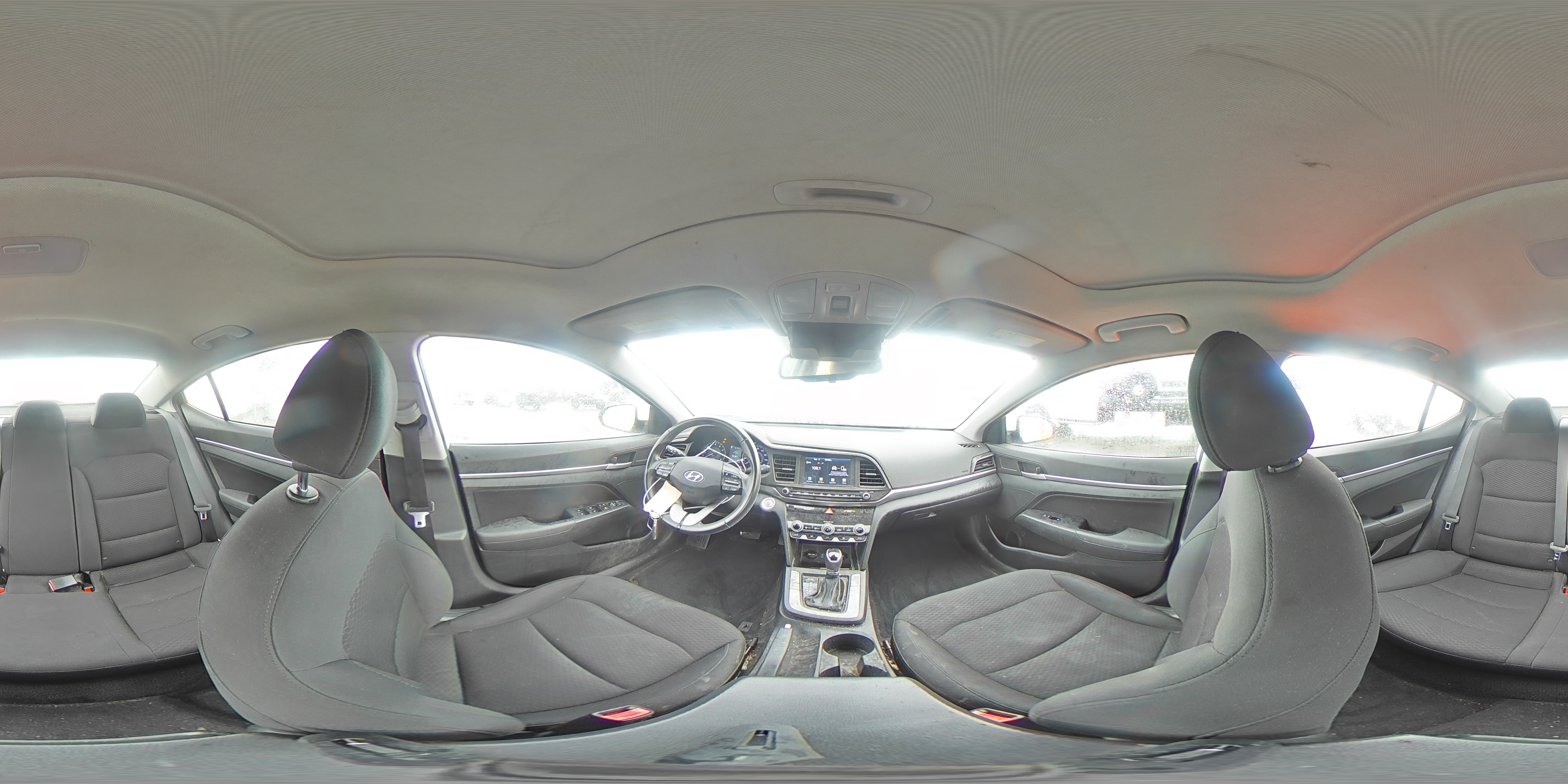 2019 Hyundai Elantra - Image 13