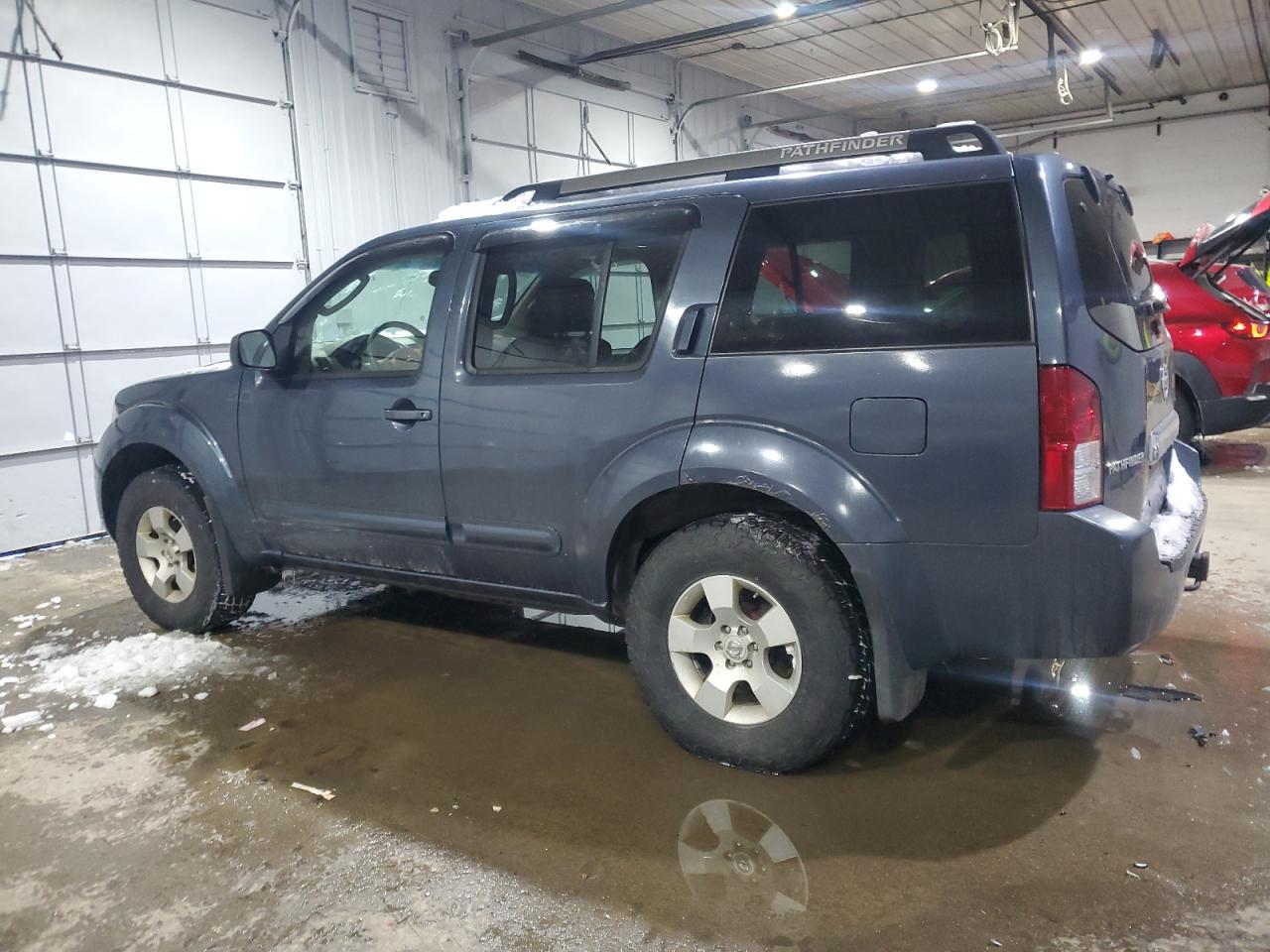 2005 Nissan Pathfinder - Image 2