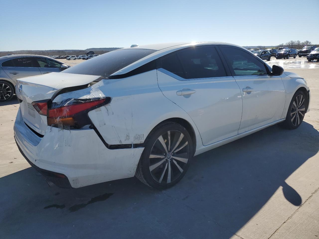 2019 Nissan Altima - Image 3