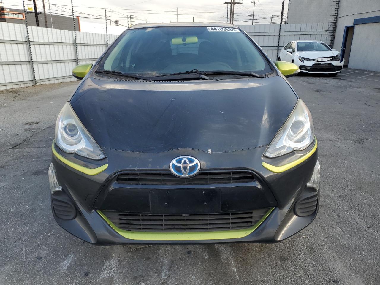 2016 Toyota Prius - Image 5