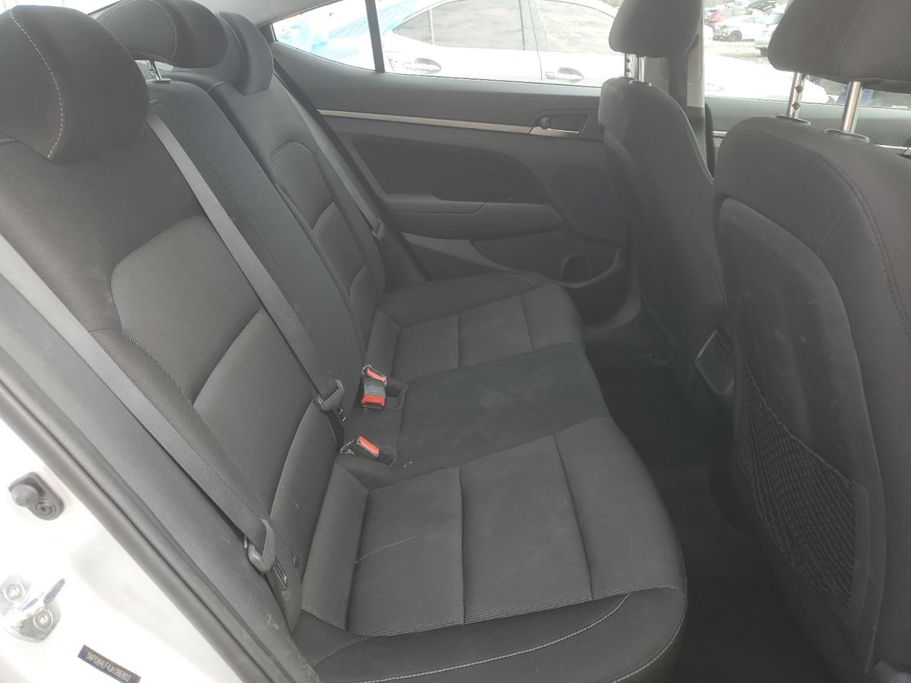 2018 Hyundai Elantra - Image 10