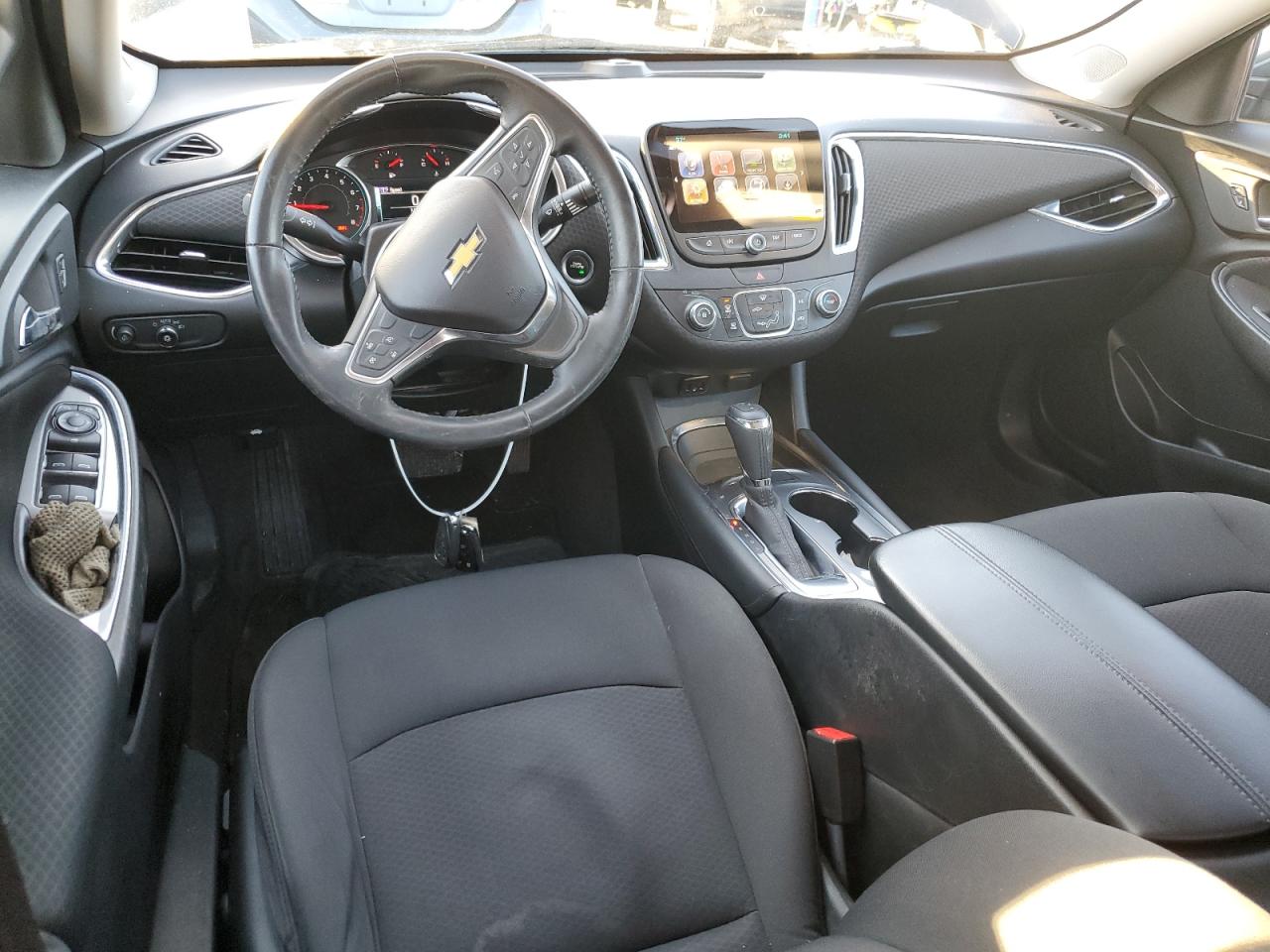 2018 Chevrolet Malibu - Image 8