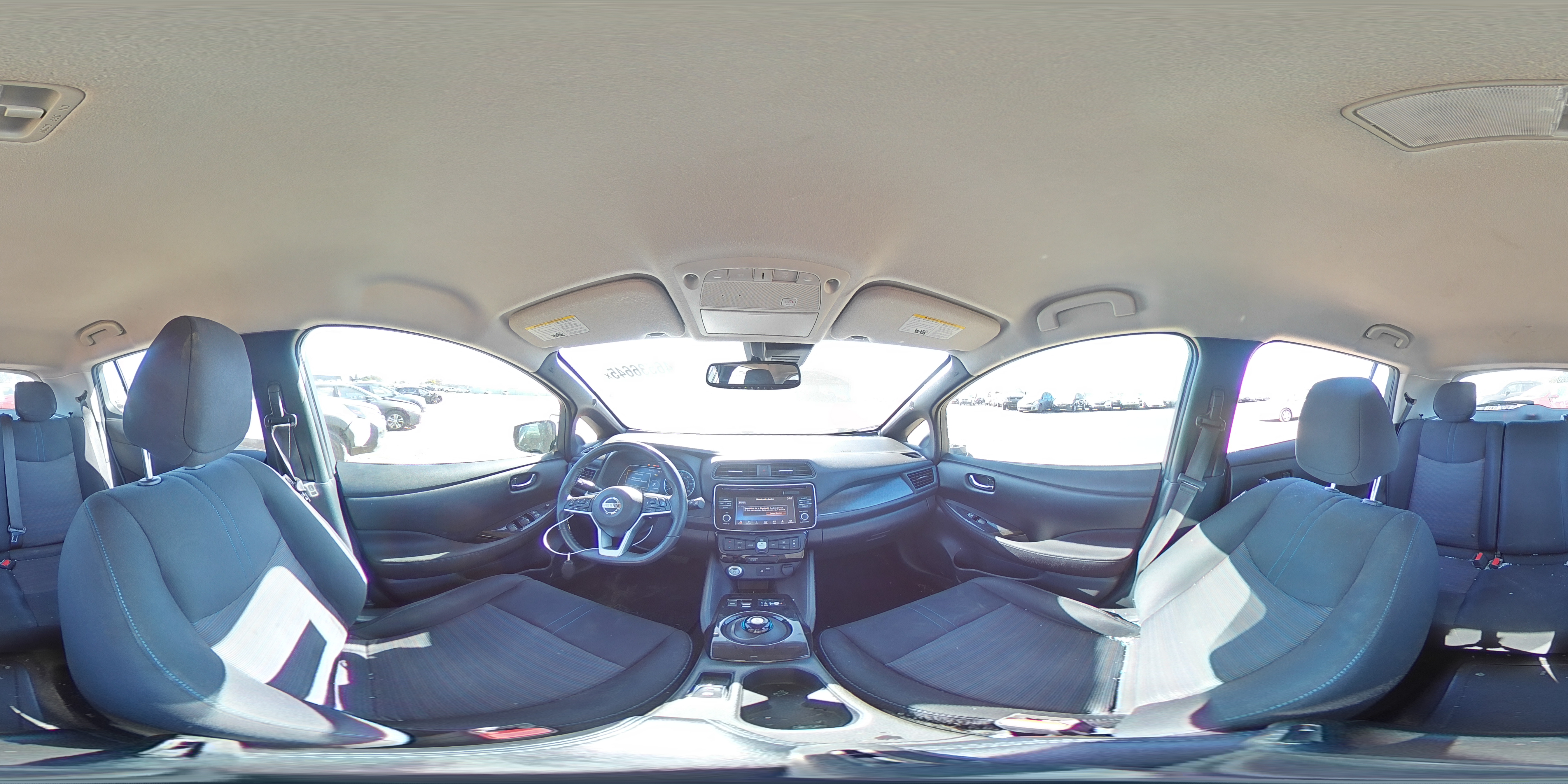 2018 Nissan Leaf - Image 12