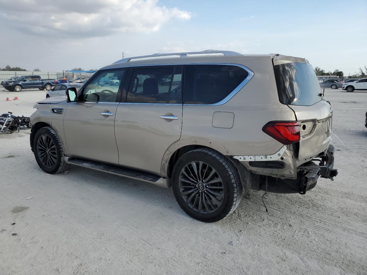 2021 Infiniti QX80 - Image 2