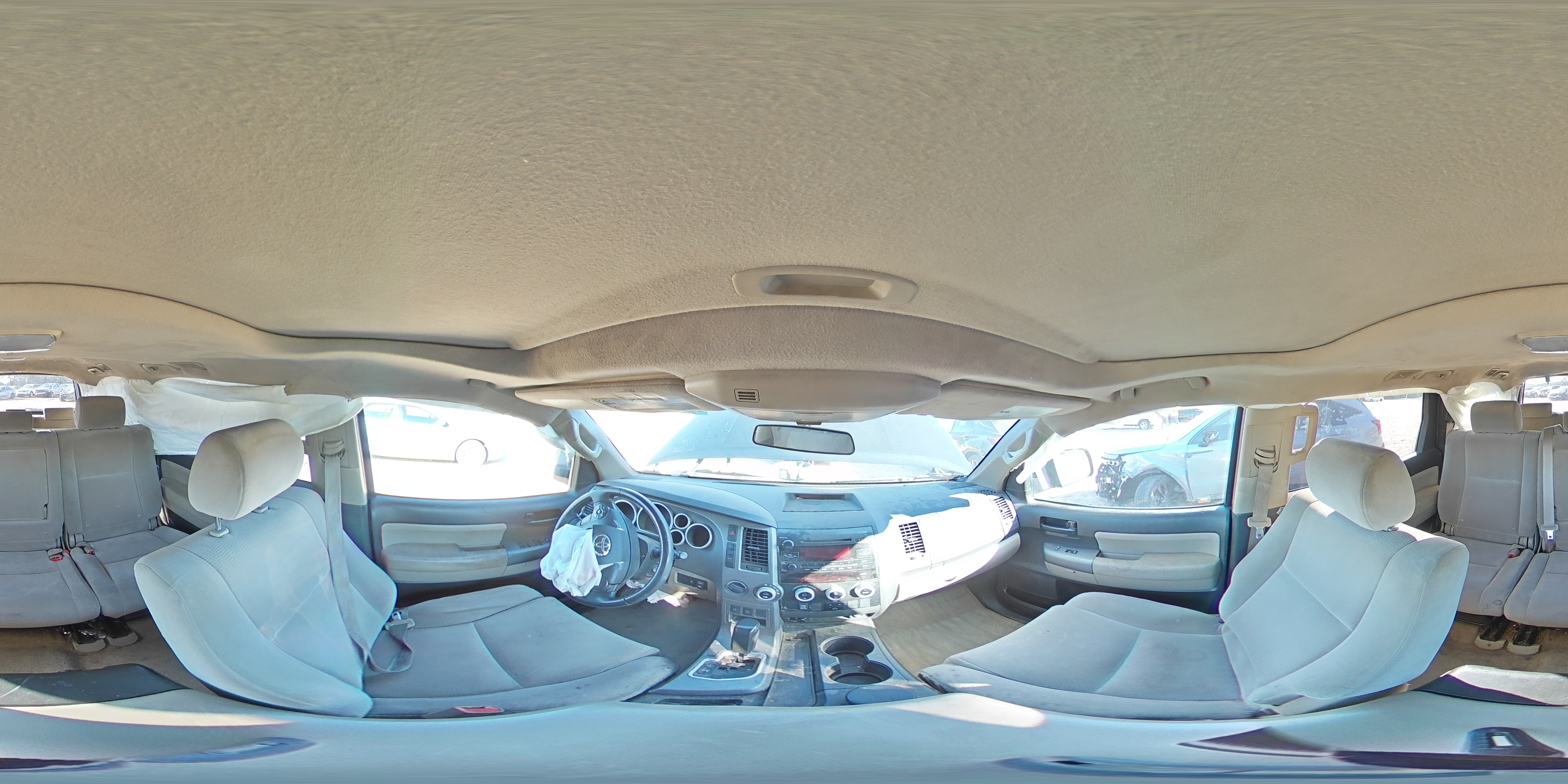 2011 Toyota Sequoia - Image 13