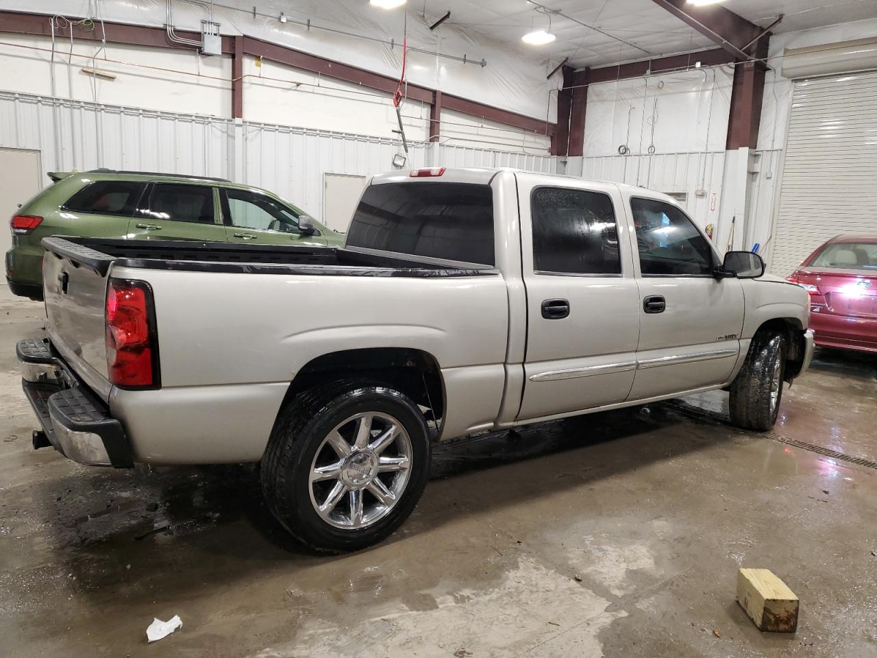 2005 GMC Sierra - Image 3