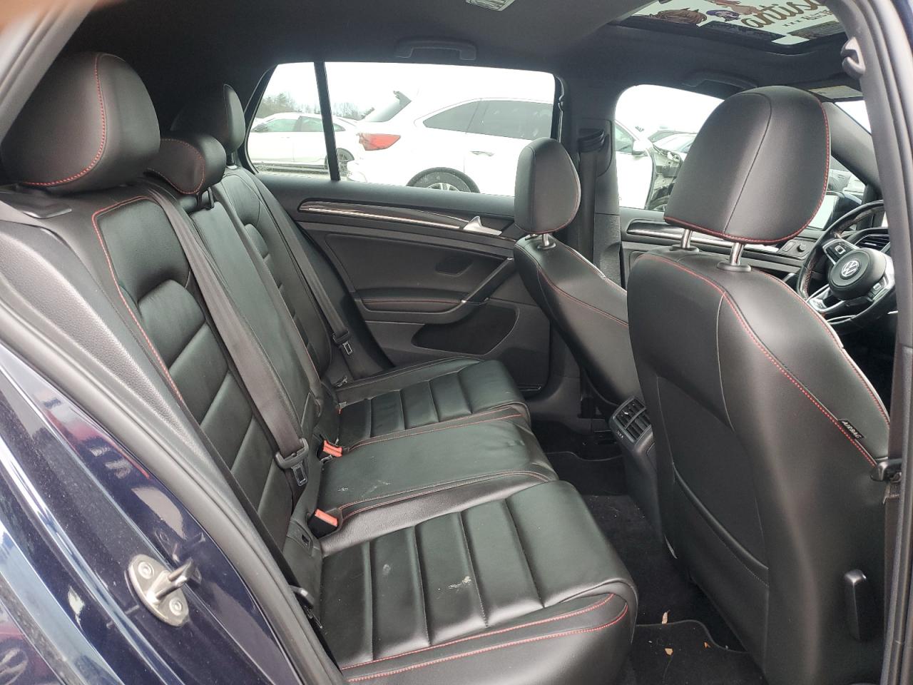 2016 Volkswagen GTI - Image 10