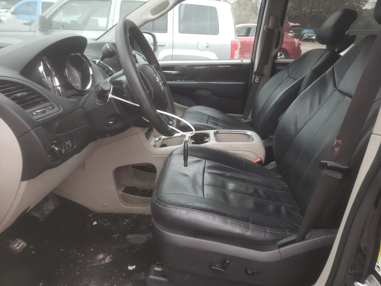 2014 Dodge Caravan - Image 7