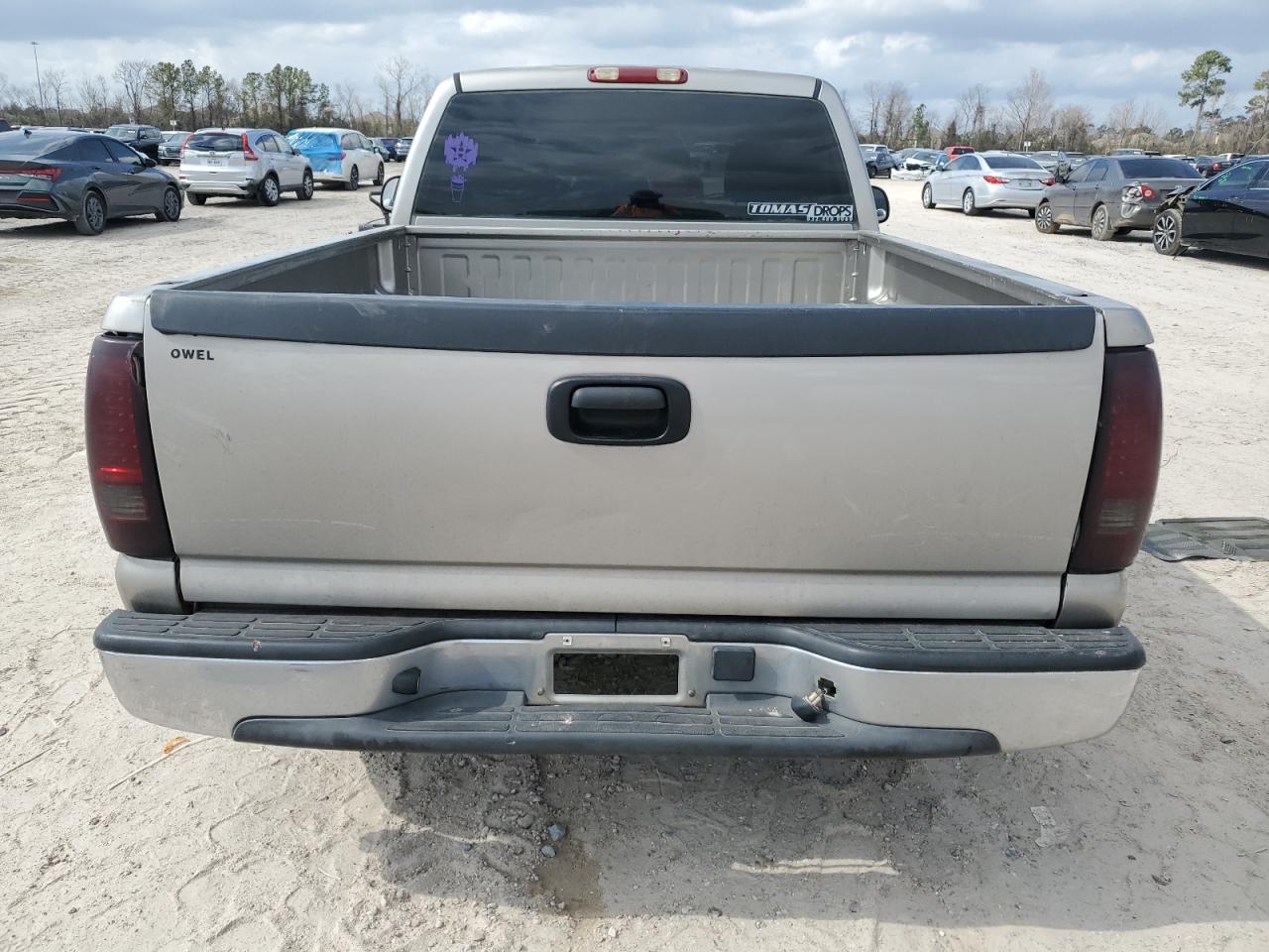 2000 Chevrolet Silverado - Image 11