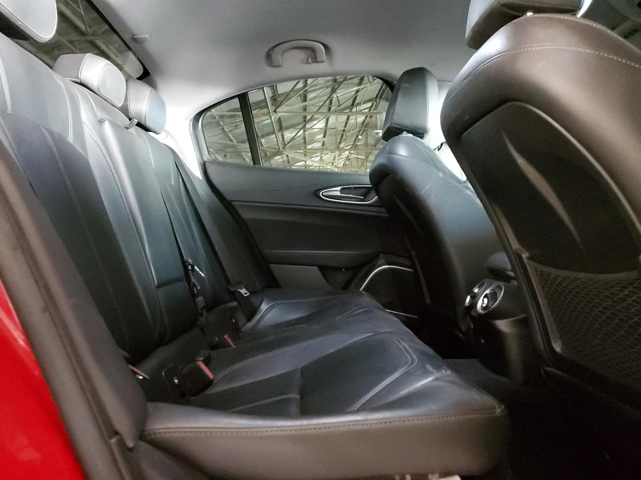2018 Alfa Romeo Giulia - Image 11
