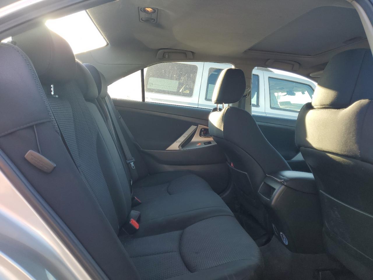 2011 Toyota Camry - Image 10