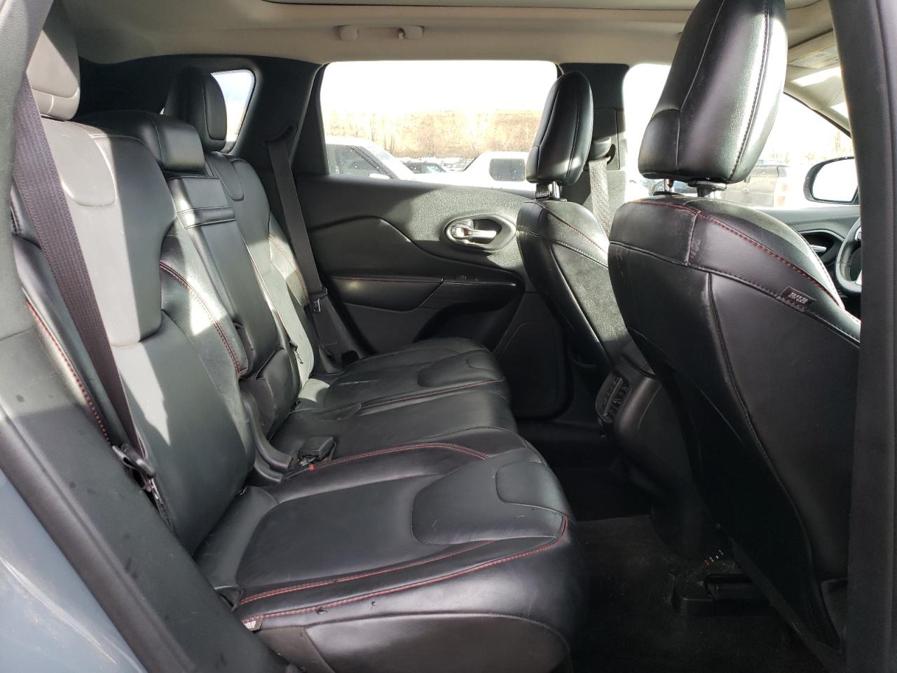 2014 Jeep Cherokee - Image 11
