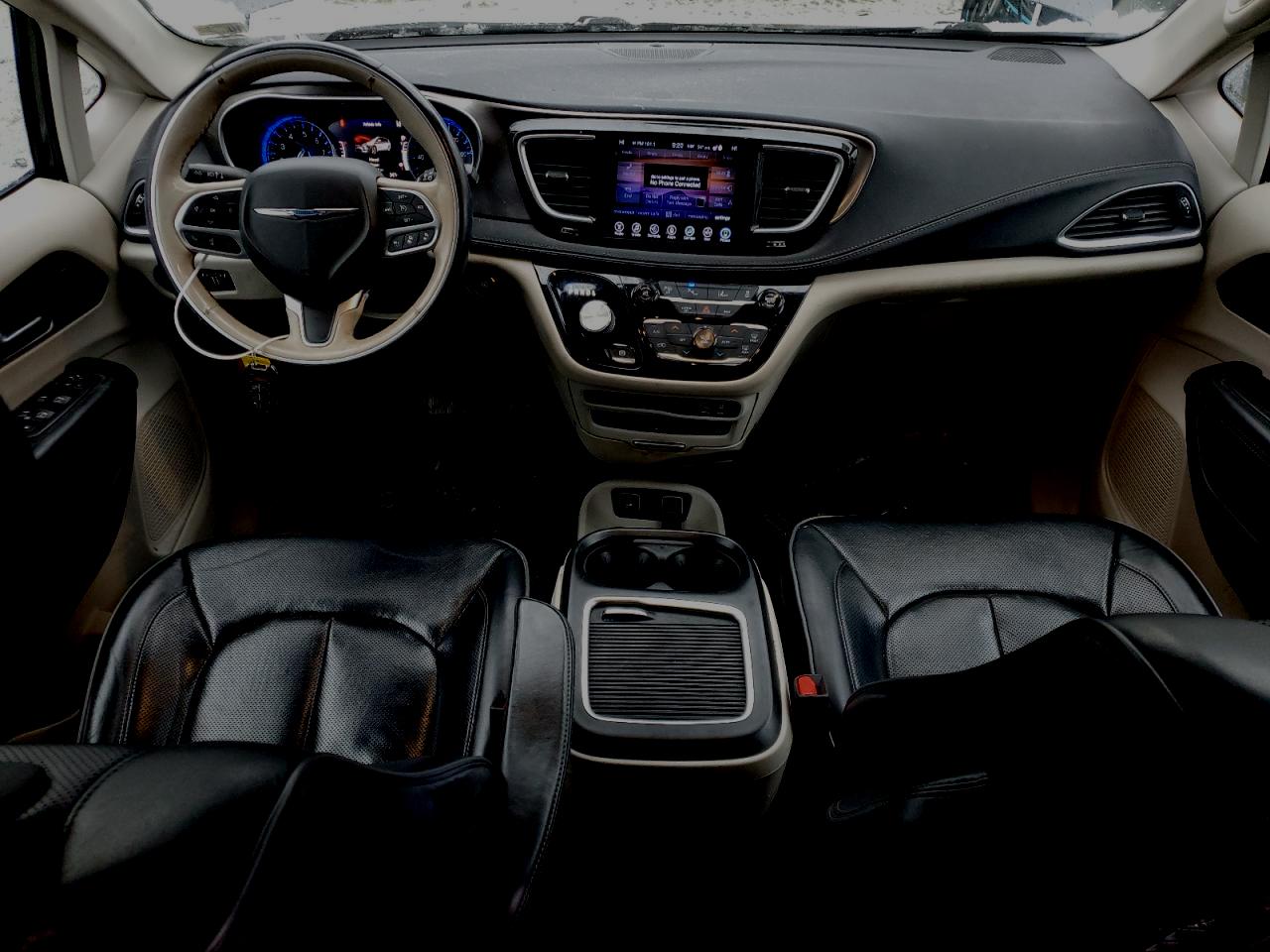 2017 Chrysler Pacifica - Image 8