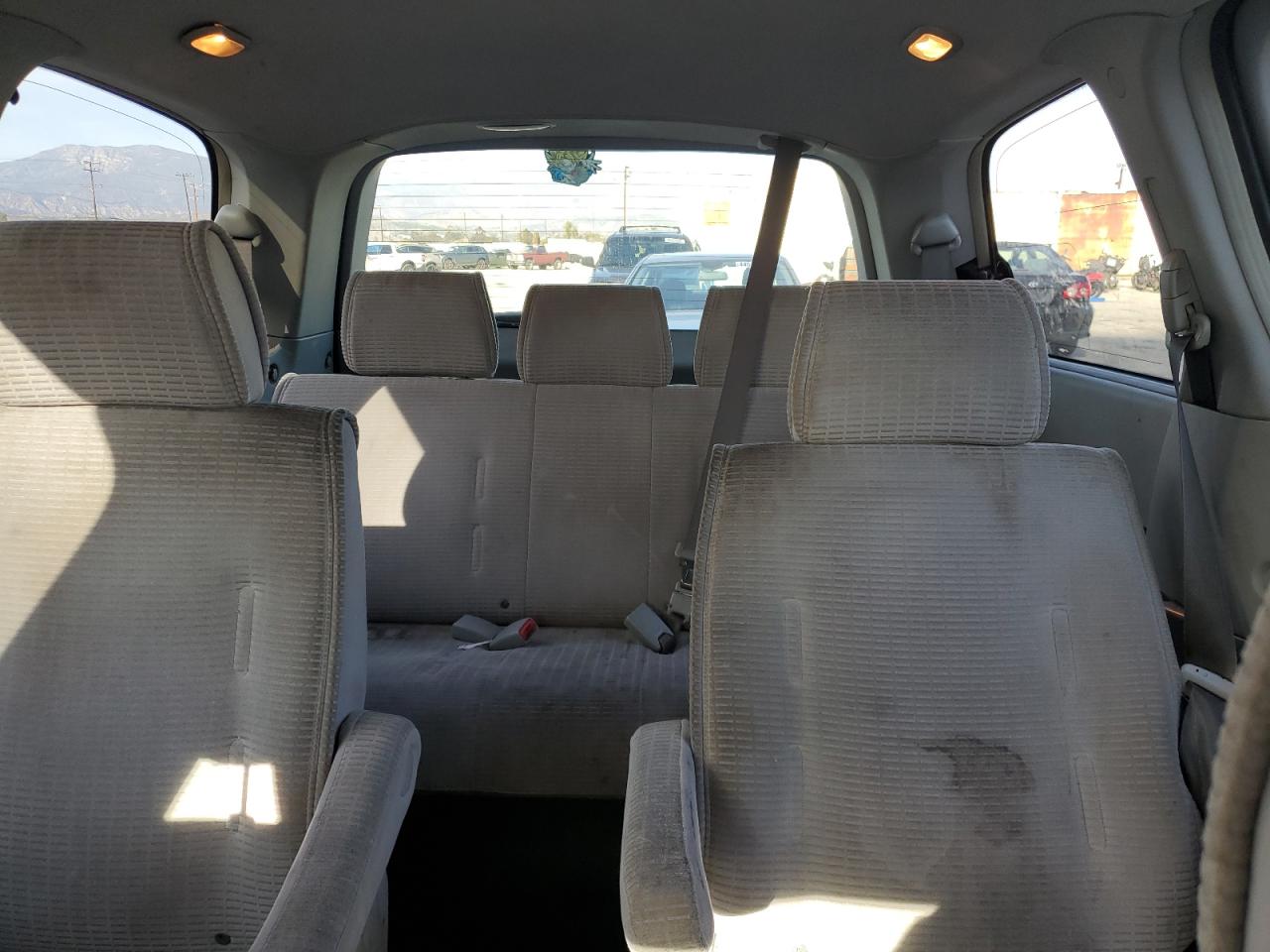 2004 Nissan Quest - Image 10