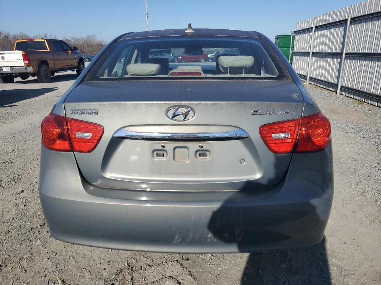 2010 Hyundai Elantra - Image 6